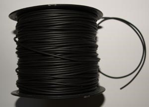Gummisn�re 2mm sort 1m massiv 